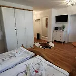 Sommerhaus Seidel - Mit Kostenlosem Parkplatz - Apartament Stralsund