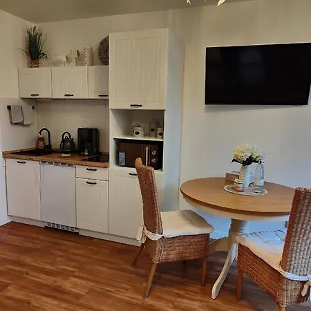 Sommerhaus Seidel - Mit Kostenlosem Parkplatz - Apartment Stralsund